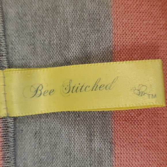 🏷 Bundle 2 for $12 🏷 Bee Stitched Women's Striped Top - Picture 2 of 4